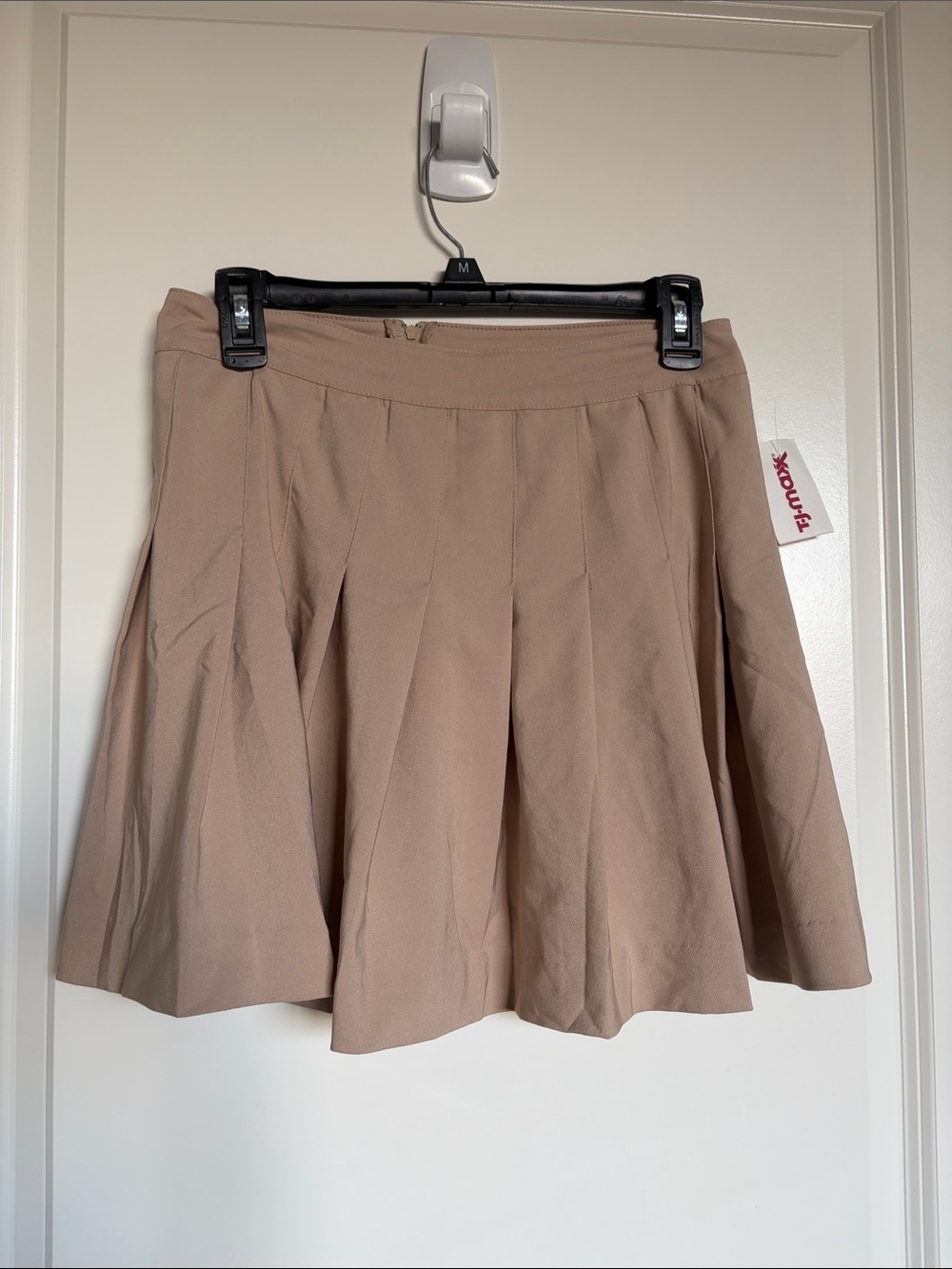 NWT Women's Flared Pleated Skirt in Taupe
